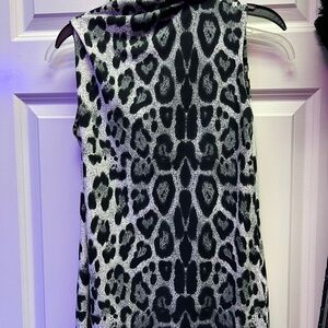 April size small top good condition